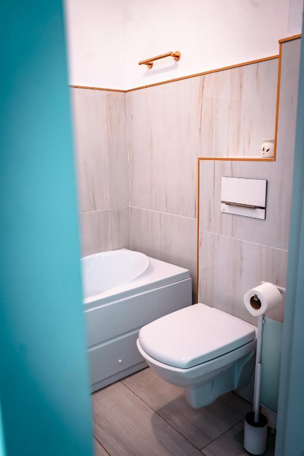 Luxury Family Apartment With Private Parking And Forest View Temeşvar Dış mekan fotoğraf