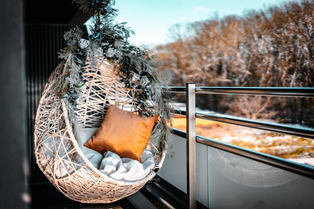 Luxury Family Apartment With Private Parking And Forest View Temeşvar Dış mekan fotoğraf